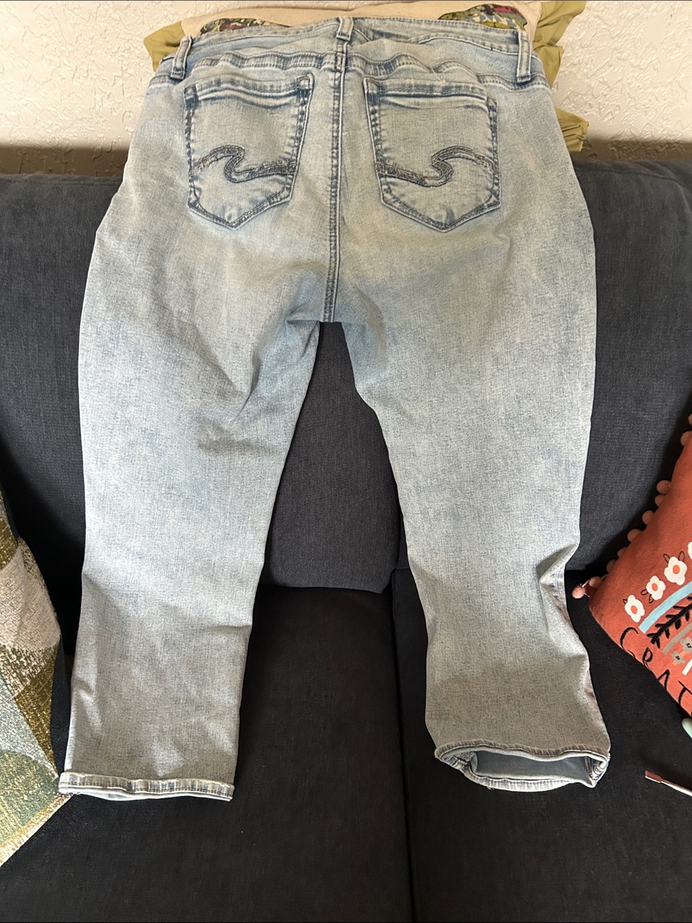 Silver Elyse Ladies light color Capri jeans 31 x 23.5